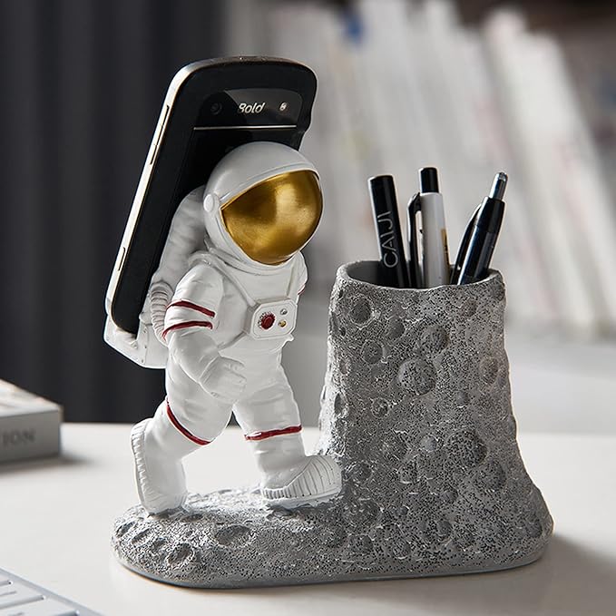 BUTILIVEEN Astronaut Pen Pencil Holder with Phone Stand / حامل أقلام بشكل رائد فضاء مع حامل هاتف